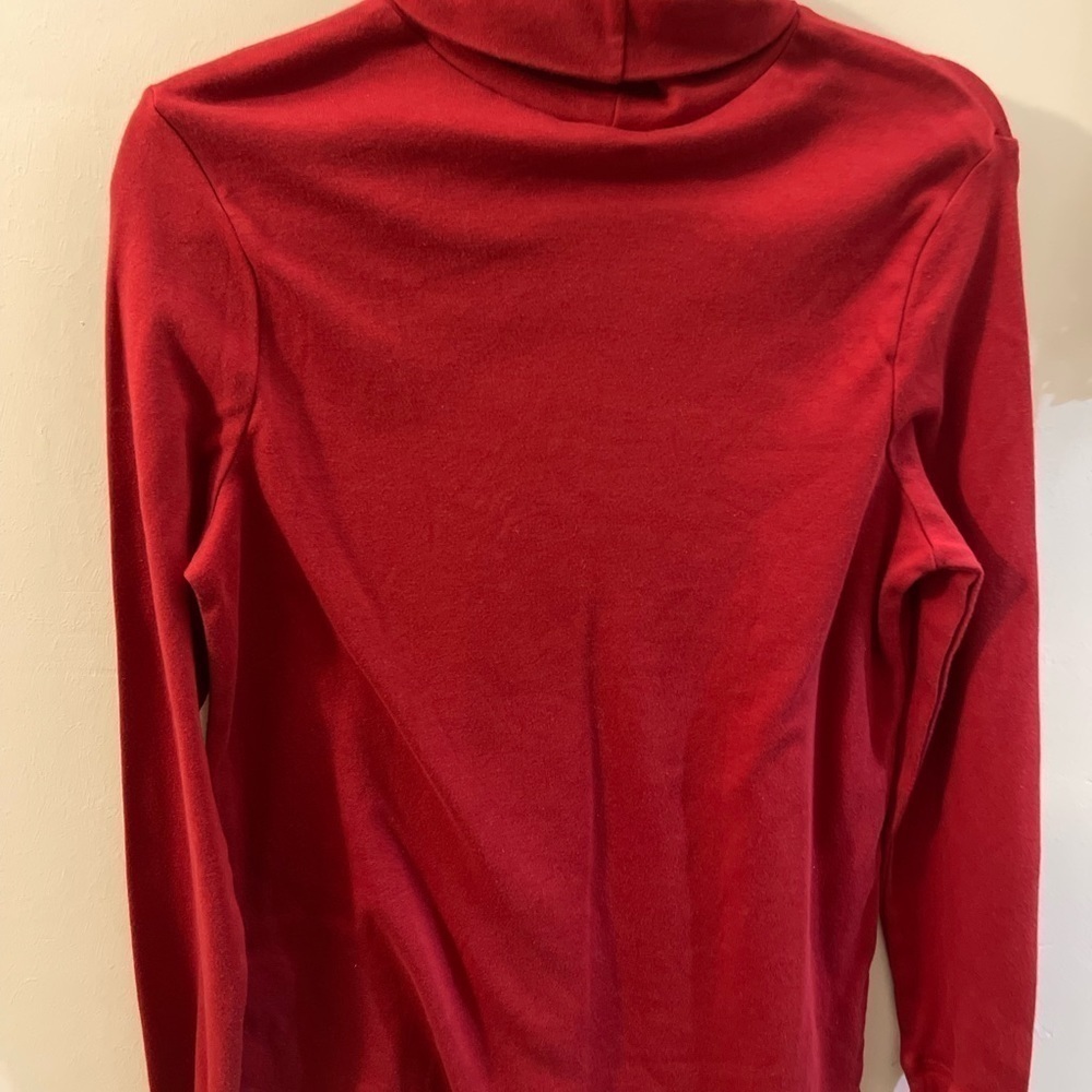Classic Elements red turtle neck top long sleeves size L 21x26